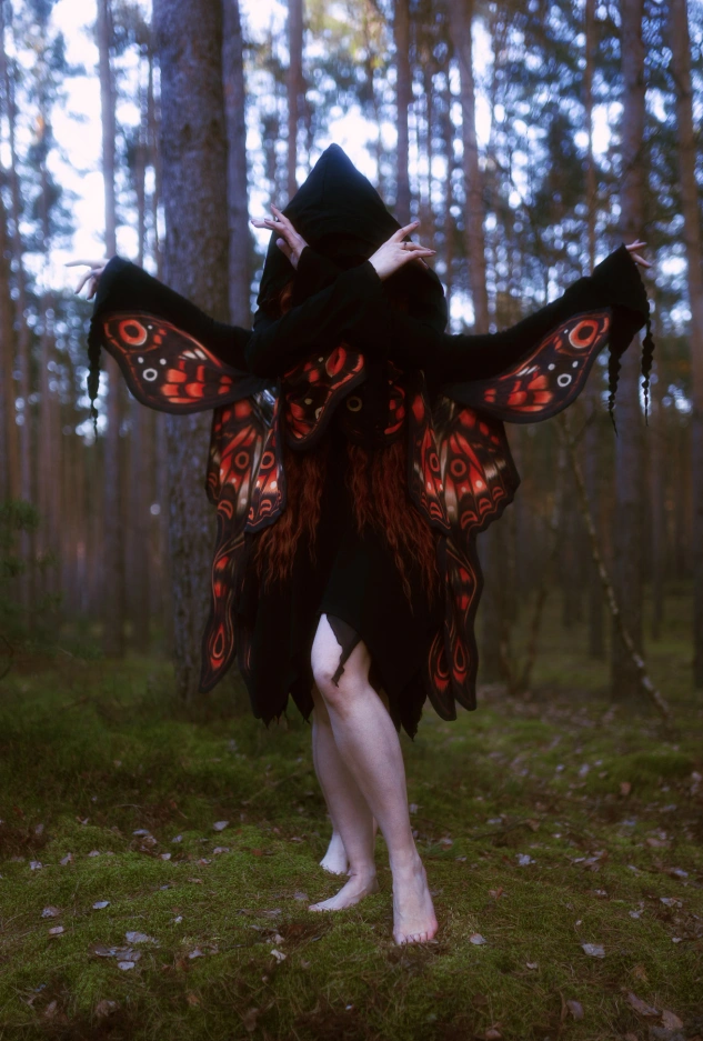IGNIS MOTH HOODIE